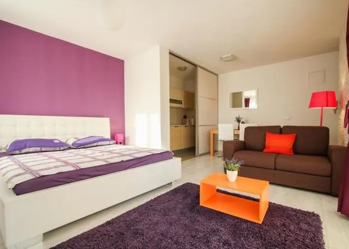 In Okrug Gornji With Terrace, Air Conditioning, Wifi, Washing Machine 5051-1 Appartement Trogir